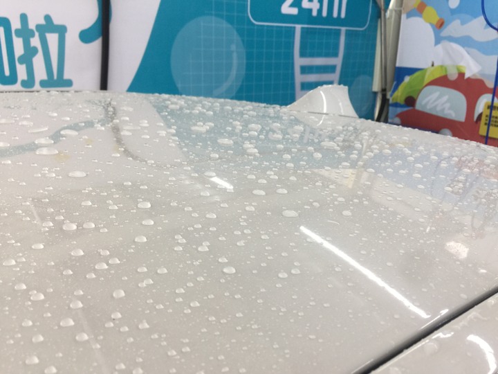 ［BMW 7系列］鍍膜分享 5年的白車鍍完還是一樣亮11