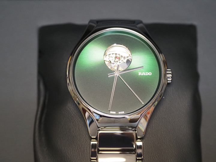 一窺極簡美學的 Rado True Secret 機械腕錶(開箱)