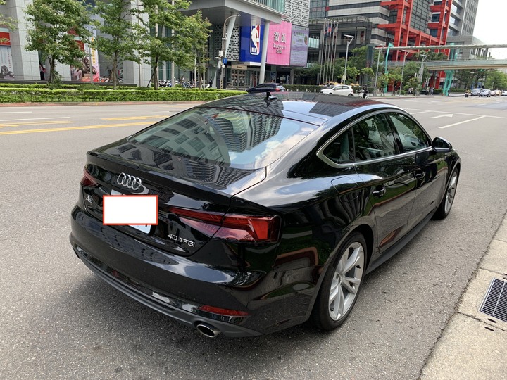 開箱有質感的車 BMW X4