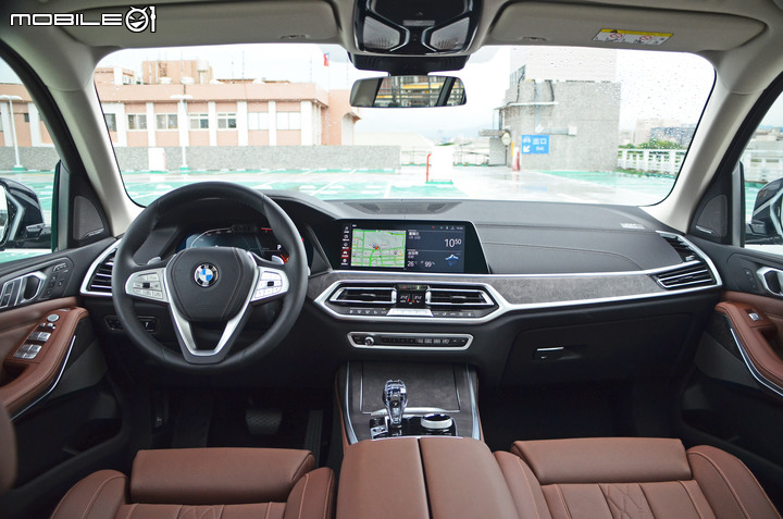 BMW X7 xDrive40i 試駕，旗艦休旅典範正是如此！