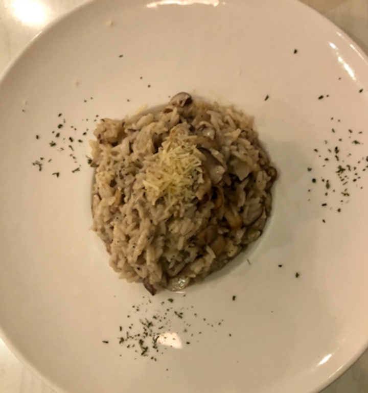 點我看大圖 東區巷弄內的網美舒芙蕾餐廳「美好年代」