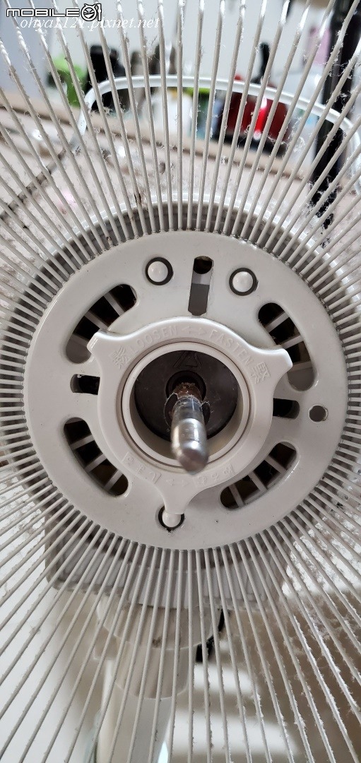 不專業亂搞系列【保養維修】SAMPO SK-FM14R聲寶微電腦電風扇轉很慢?! 這裡保養一下就行了