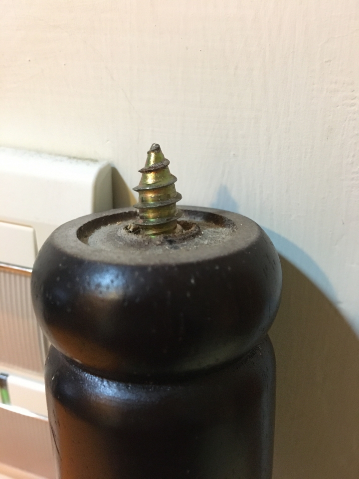 木製衣架(直立式掛架)修繕請益