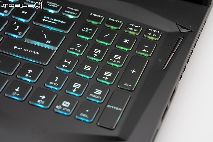 MSI GE75 Raider 10SGS 挑戰旗艦效能 CP 電競王座！