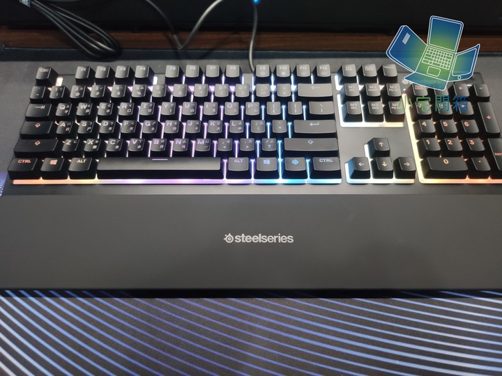 【小宅開箱】賽睿 Steelseries Apex 3 新款入門遊戲鍵盤,防水還能兼具RGB,功能看齊高階鍵盤!