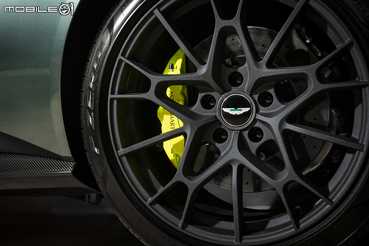 【限量59部】千萬級手排來了！Aston Martin Vantage AMR Manual 59 Edition抵台亮相！