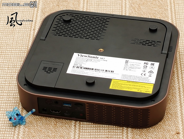 點我看大圖 ViewSonic M2行動商務與家庭娛樂兼具之微型投影機開箱分享