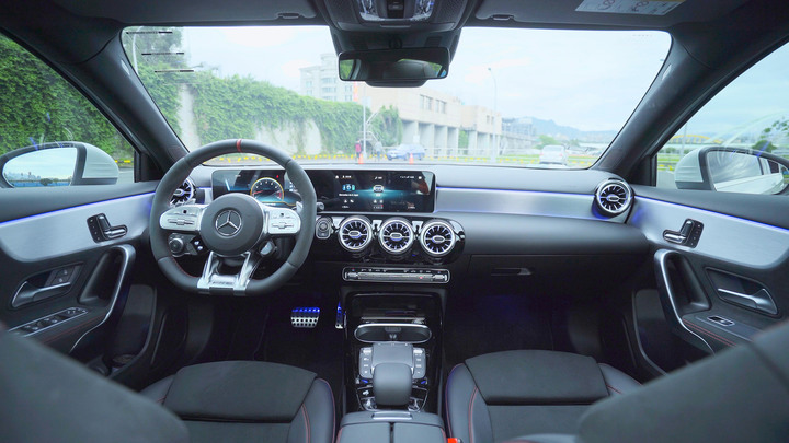 [新車試駕] 421匹地表最強量產鋼砲 Mercedes-AMG A 45 S 4MATIC+
