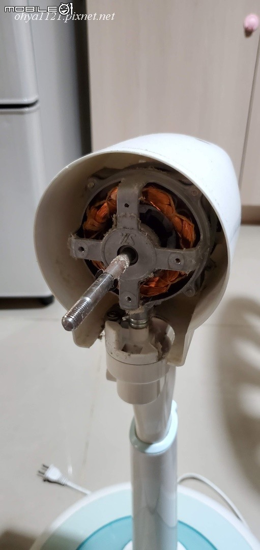不專業亂搞系列【保養維修】SAMPO SK-FM14R聲寶微電腦電風扇轉很慢?! 這裡保養一下就行了