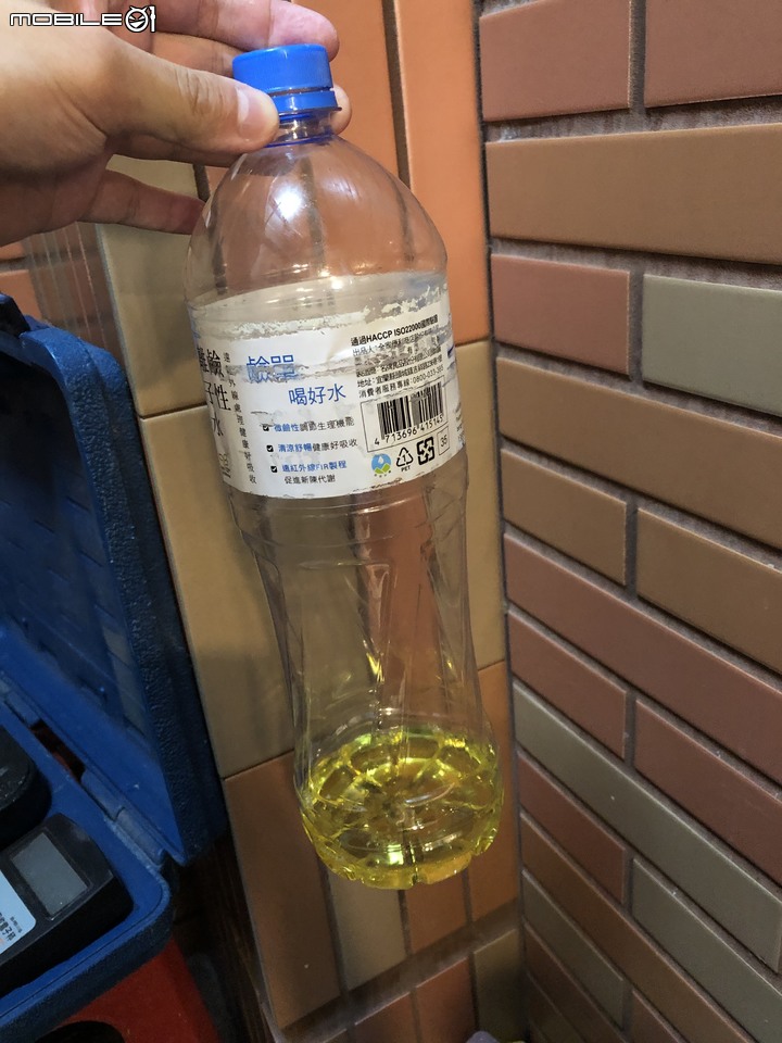 點我看大圖 日立1對2冷暖旗艦家樂福冷氣施工不換管紀錄
