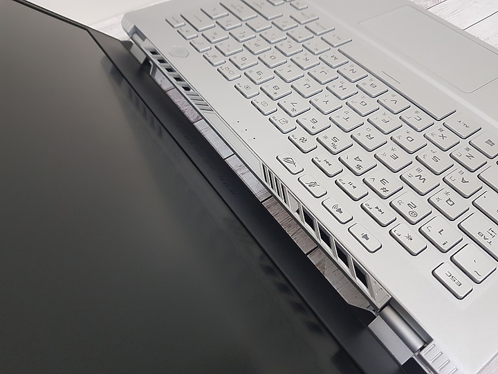 「小亞開箱」ASUS ROG Zephyrus G14 GA401II 西風之神降臨，屈服於我腳下