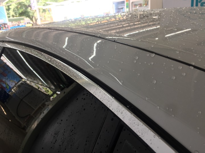 ［BMW 7系列］鍍膜分享 5年的白車鍍完還是一樣亮11