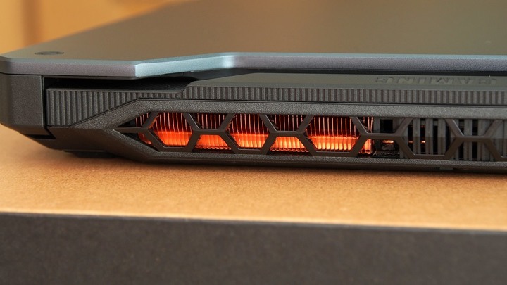 新一代香香機 ASUS TUF GAMING A15 FA506 開箱