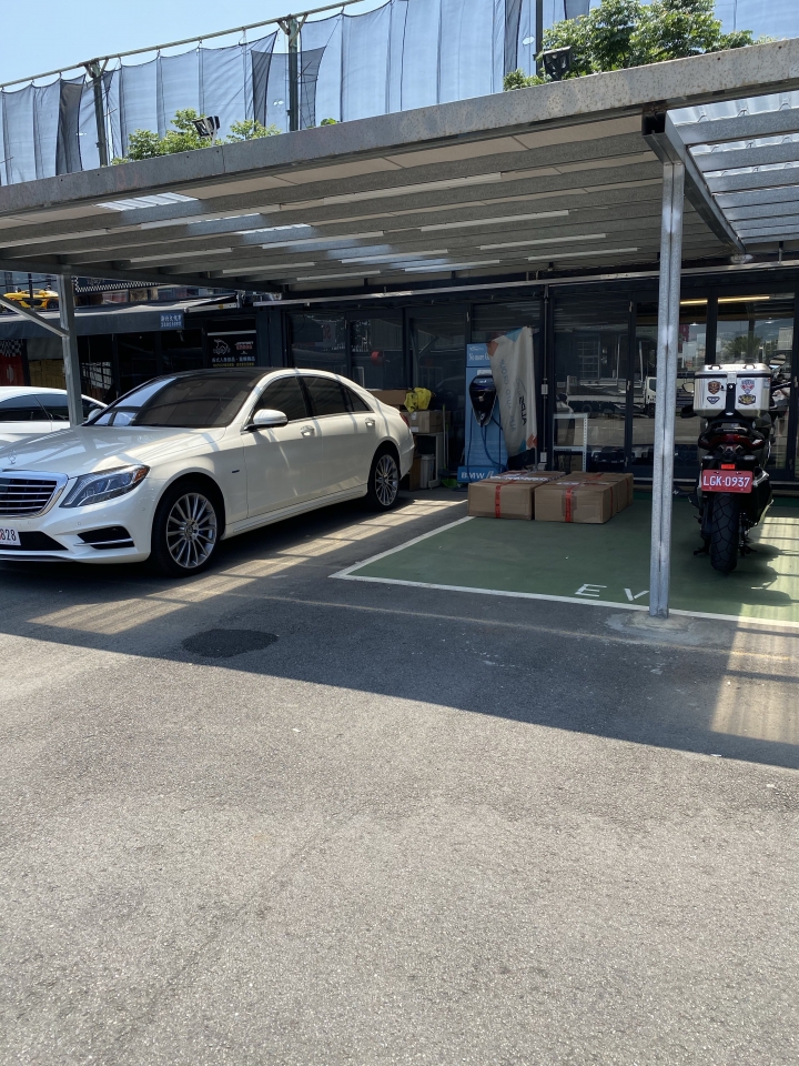 5/1 更新了 M4 GTS 中古鋁圈 開箱文