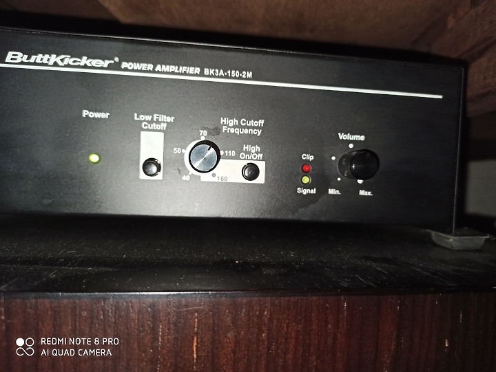 請益 DENON AVR-X2600H 擴大機設定問題,看音樂片,人聲會偏悶?