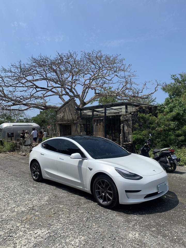 [開箱] 從Mazda 3到Model 3 5000公里用車心得分享