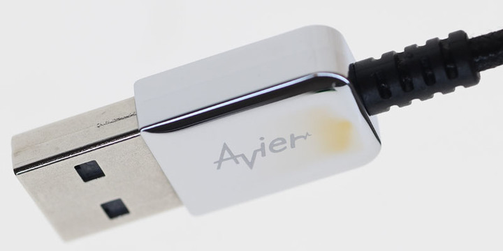 Avier CLASSIC經典系列A to C金屬編織充電傳輸線開箱