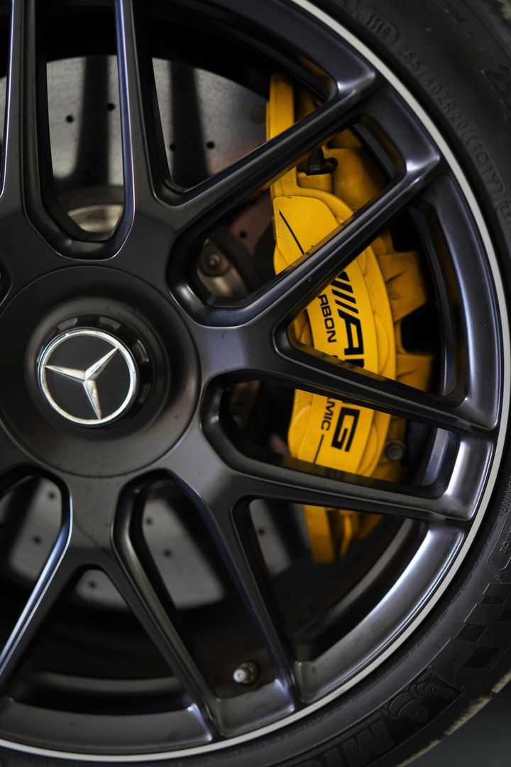 點我看大圖 開箱文/我的第一部賓士車 AMG S63 Coupe Yellow Night Edition