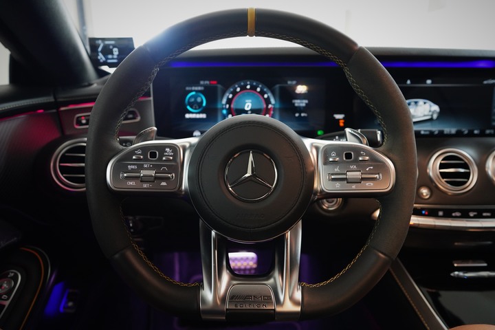 點我看大圖 開箱文/我的第一部賓士車 AMG S63 Coupe Yellow Night Edition