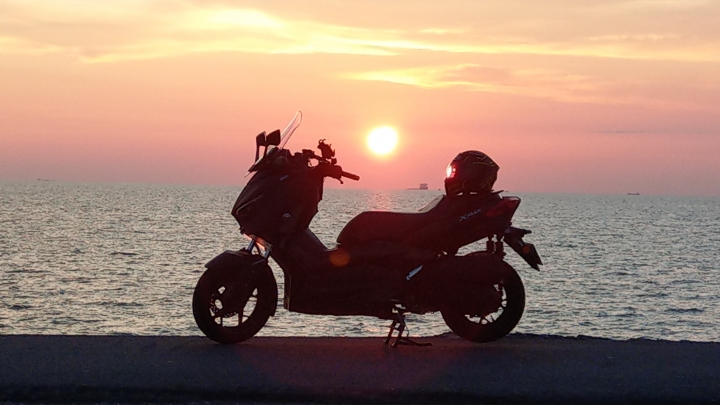 XMAX300台南黃金海岸~追日~
