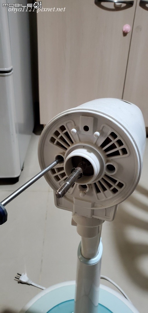 不專業亂搞系列【保養維修】SAMPO SK-FM14R聲寶微電腦電風扇轉很慢?! 這裡保養一下就行了