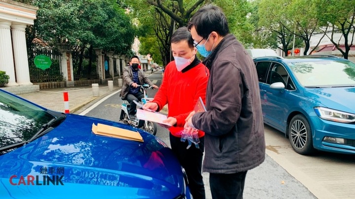 網路購車還是想殺價怎麼辦？VW：開直播啊！