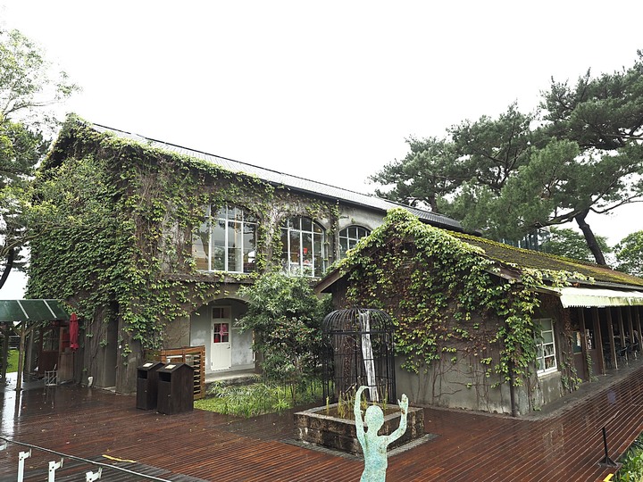 花蓮市 將軍府、松園別館、台開心農場、星巴克洄瀾門市、晨研早午餐 —梅雨季中的花蓮旅行,第一部