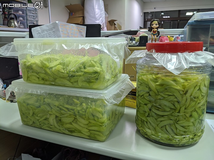 春末夏初就是青芒果的季節,動手來做芒果青吧~~