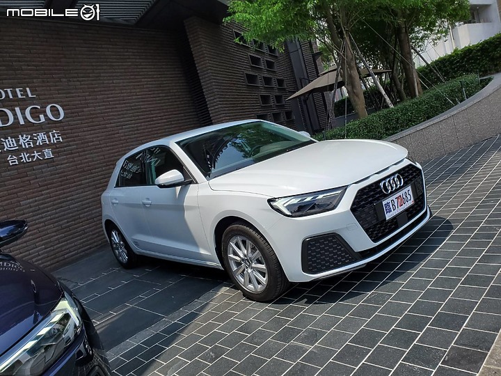 Audi New A1 Sportback 30 TFSI S line 試駕 不只設計搶眼，嶄新內在同為亮點！
