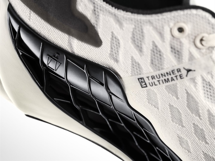 Jordan品牌推出Trunner Ultimate跑步鞋款 辨識度極高的菱格紋結構!