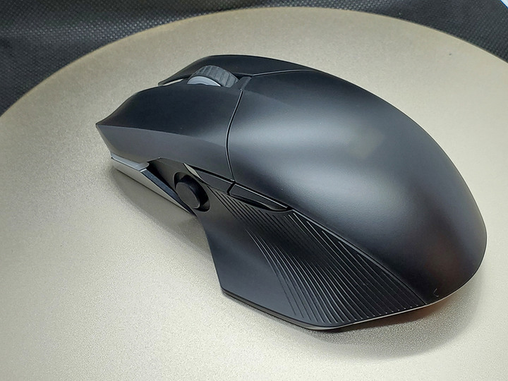 [開箱]ROG CHAKRAM / 猶如環刃在手的全能旗艦電競滑鼠