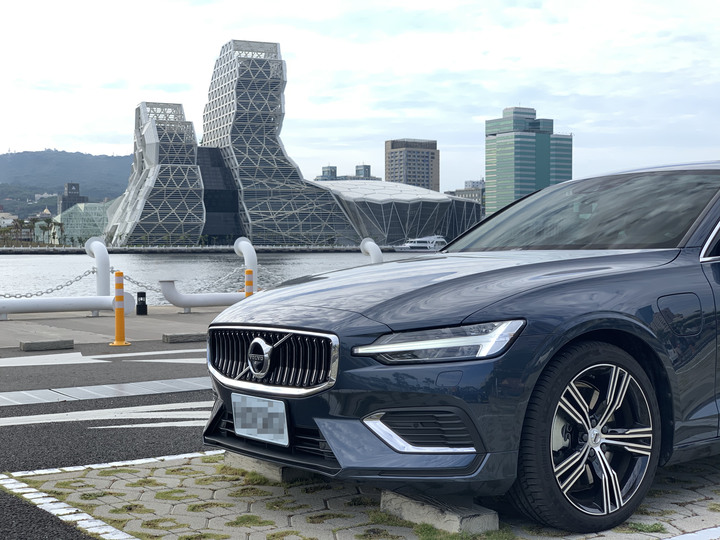 S60 PHEV 台北高雄往返油耗日記