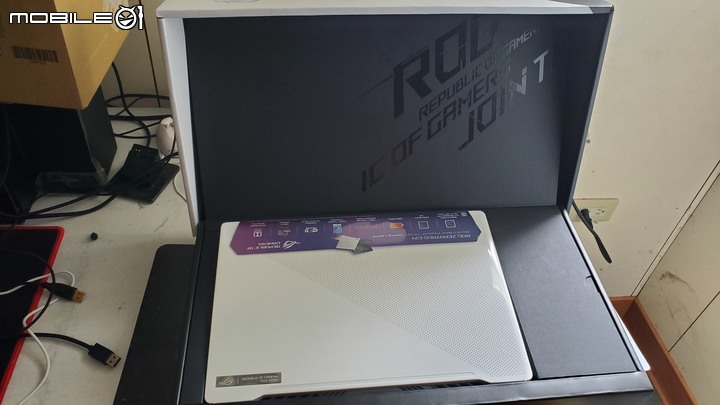 簡單開箱ROG G14(GA401IU-0182D4800HS)月光白有燈版(6/1更新)