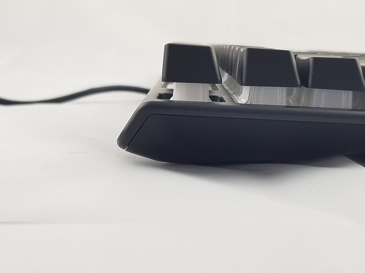 「小亞開箱」 steelseries APEX 3 薄膜式鍵盤 防水靜音，低調秀一波