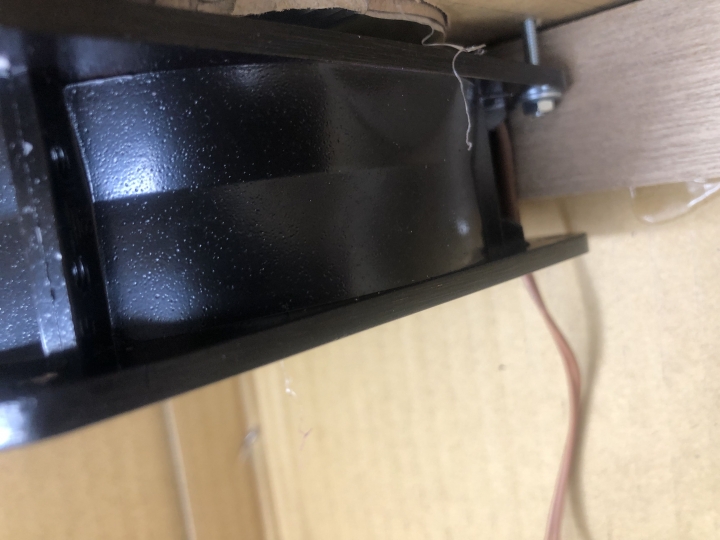自己的工作區自己做(噴漆箱兼工作檯)