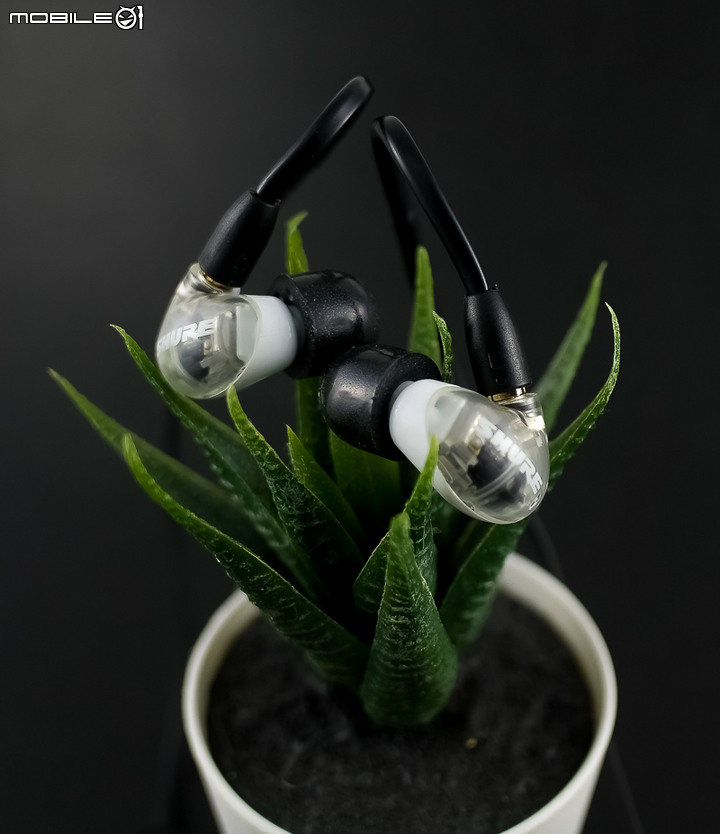 點我看大圖 【北極熊開箱】SHURE 首款圈鐵 HYBRID 入耳式耳機- SHURE AONIC 4