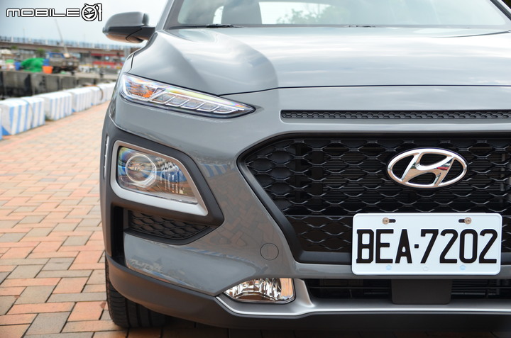 Hyundai Kona Hybrid 試駕,油電休旅新勢力!