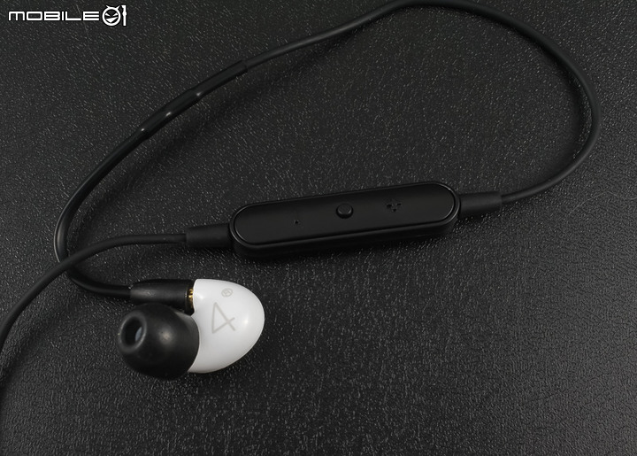 點我看大圖 【北極熊開箱】SHURE 首款圈鐵 HYBRID 入耳式耳機- SHURE AONIC 4