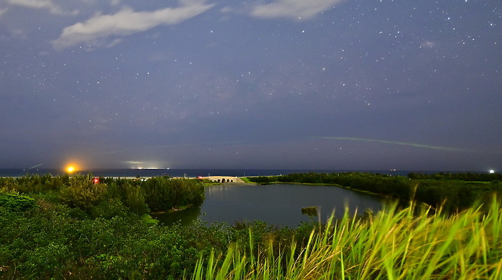 台東有14處銀河秘境，可以加上第15，台東森林公園活水湖高台。