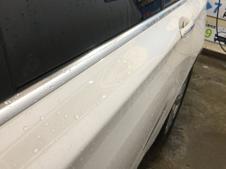 ［BMW 7系列］鍍膜分享 5年的白車鍍完還是一樣亮11