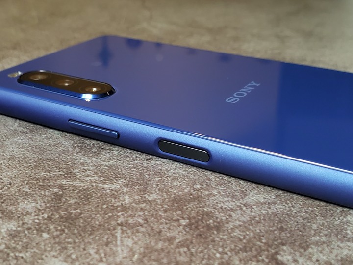 開心灑花 Xperia 10 II 今天到手