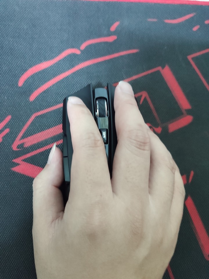 FANTECH WGC1 循環RGB燈效無線滑鼠 || 2.4G可充電的平價無線滑鼠