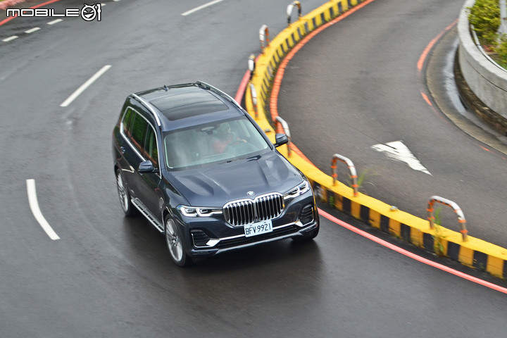 BMW X7 xDrive40i 試駕，旗艦休旅典範正是如此！