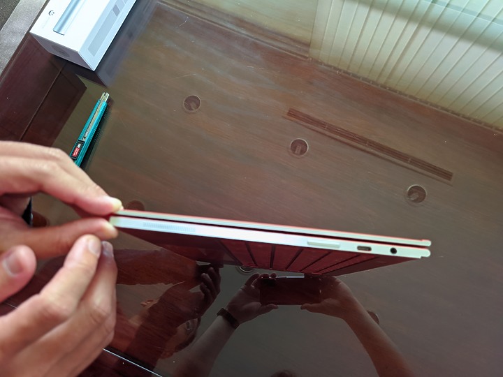 [開箱]三星Galaxy ChromeBook精美紅色機