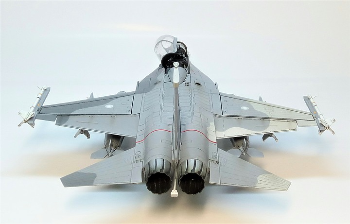 點我看大圖 FREEDOM 1/48 F-CK-1D 經國號戰機