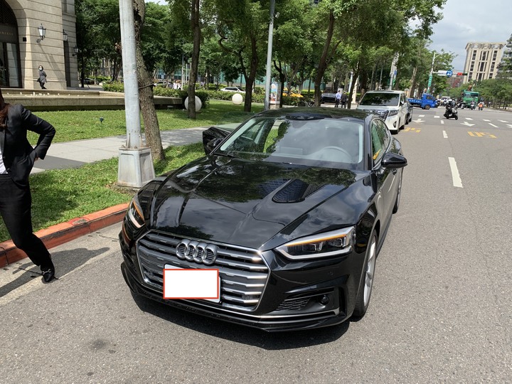 開箱有質感的車 BMW X4