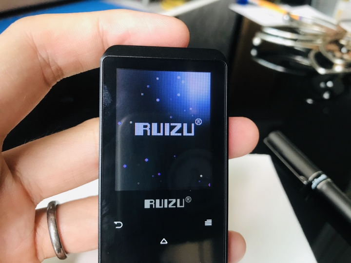 懷舊/復古-銳族D02 MP3 隨身聽使用心得