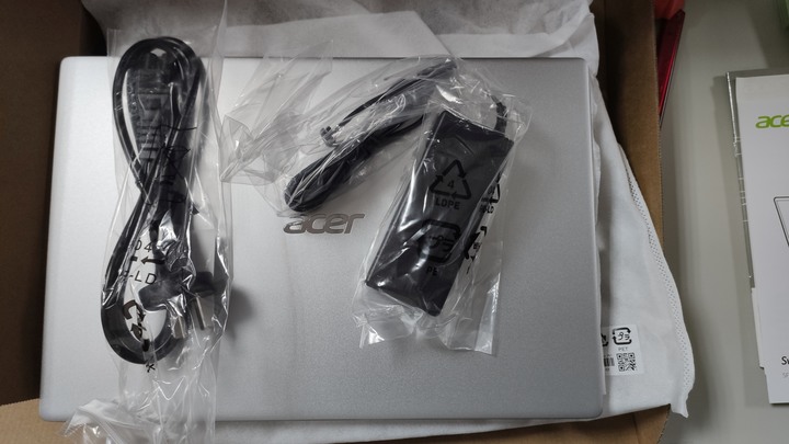 Acer 傳奇 SF314  (R5-4500U 8G 512GSSD ) 簡易開箱