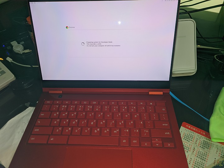 [開箱]三星Galaxy ChromeBook精美紅色機
