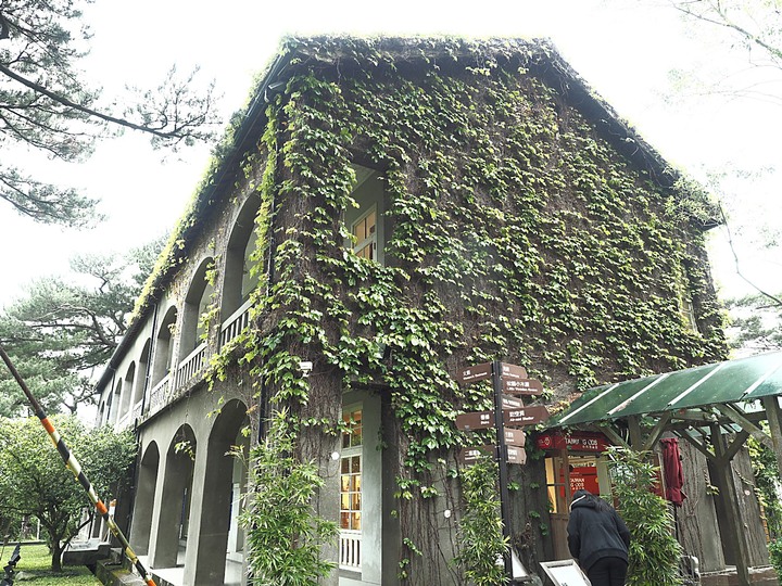 花蓮市 將軍府、松園別館、台開心農場、星巴克洄瀾門市、晨研早午餐 —梅雨季中的花蓮旅行,第一部